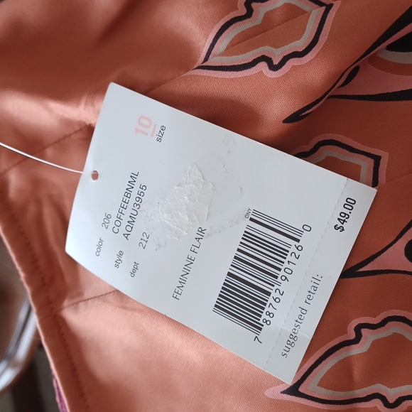 NWT! Axcess skirt size 10, Peacock feather pattern - Picture 2 of 3